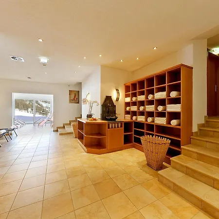 Bruno - In - Out Hotel 3*