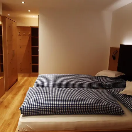 Bruno - In - Out Зёльден