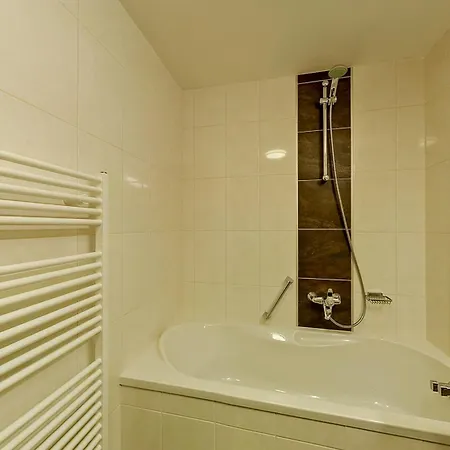 Bruno - In - Out 3* Зёльден