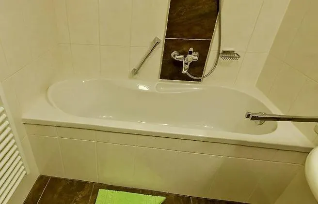 Hotel Bruno - In - Out Solden