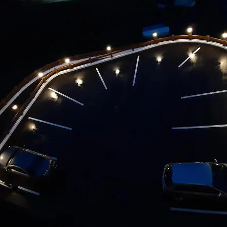 ホテル Bruno - In - Out 3*