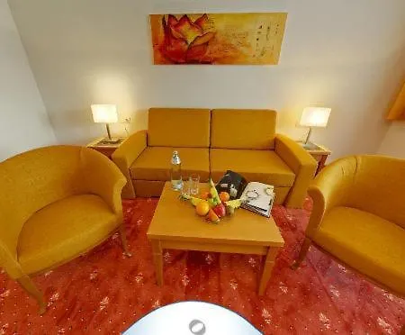 Bruno - In - Out ゼルデン